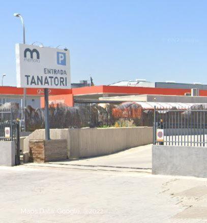 Tanatori València Vara de Quart parking